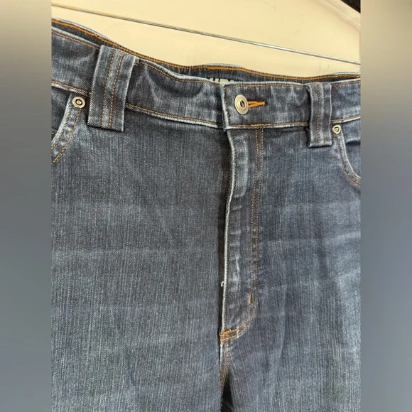 EUC Duluth Trading Co Rain Medium Wash Ballroom Double Flex Denim Shorts - Picture 5 of 8